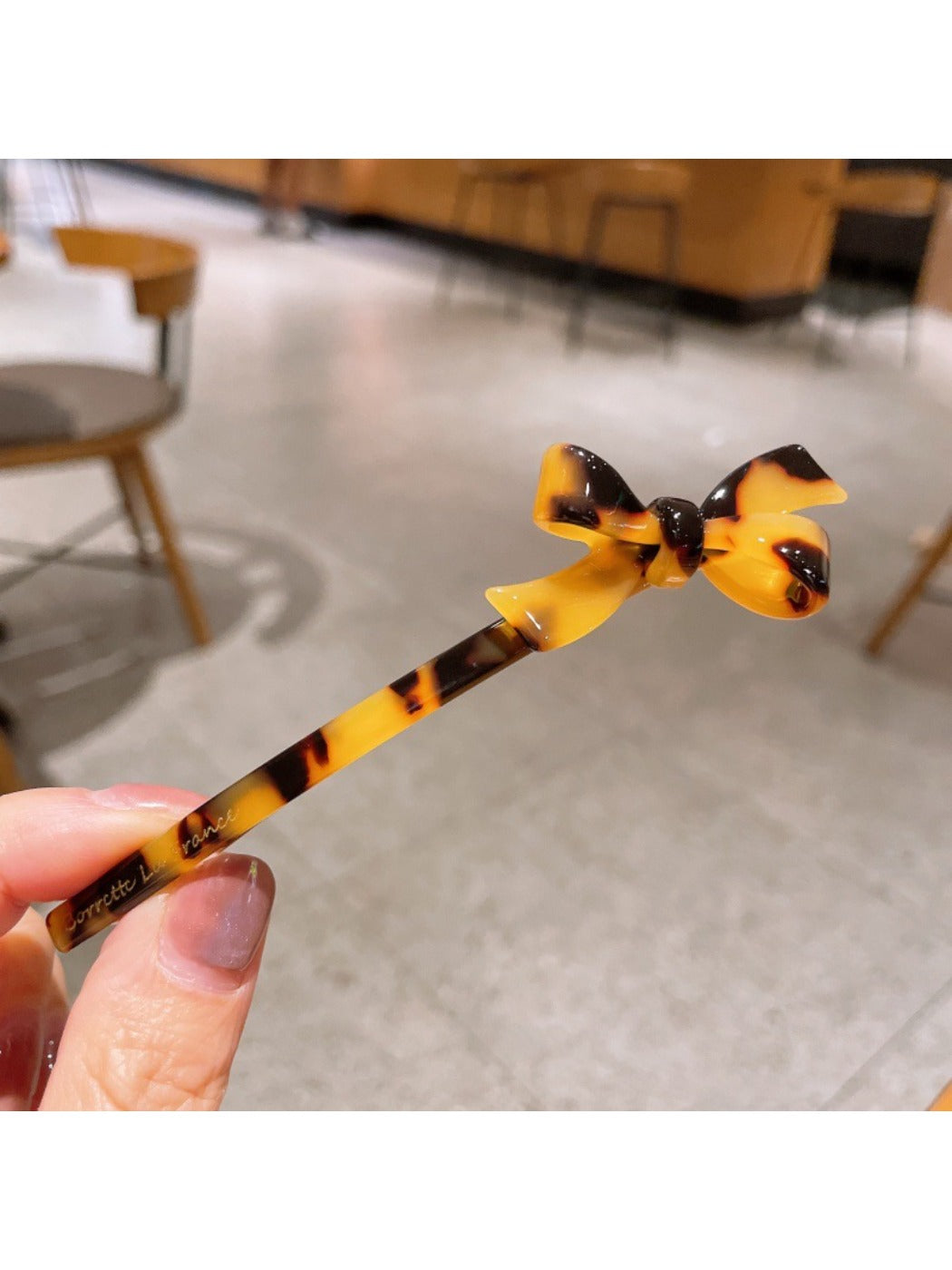Beau - Chic Rectangular Bow Hair Clip
