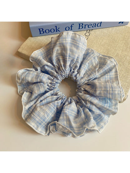 Gifty - Fresh Aesthetic Spring Scrunchie