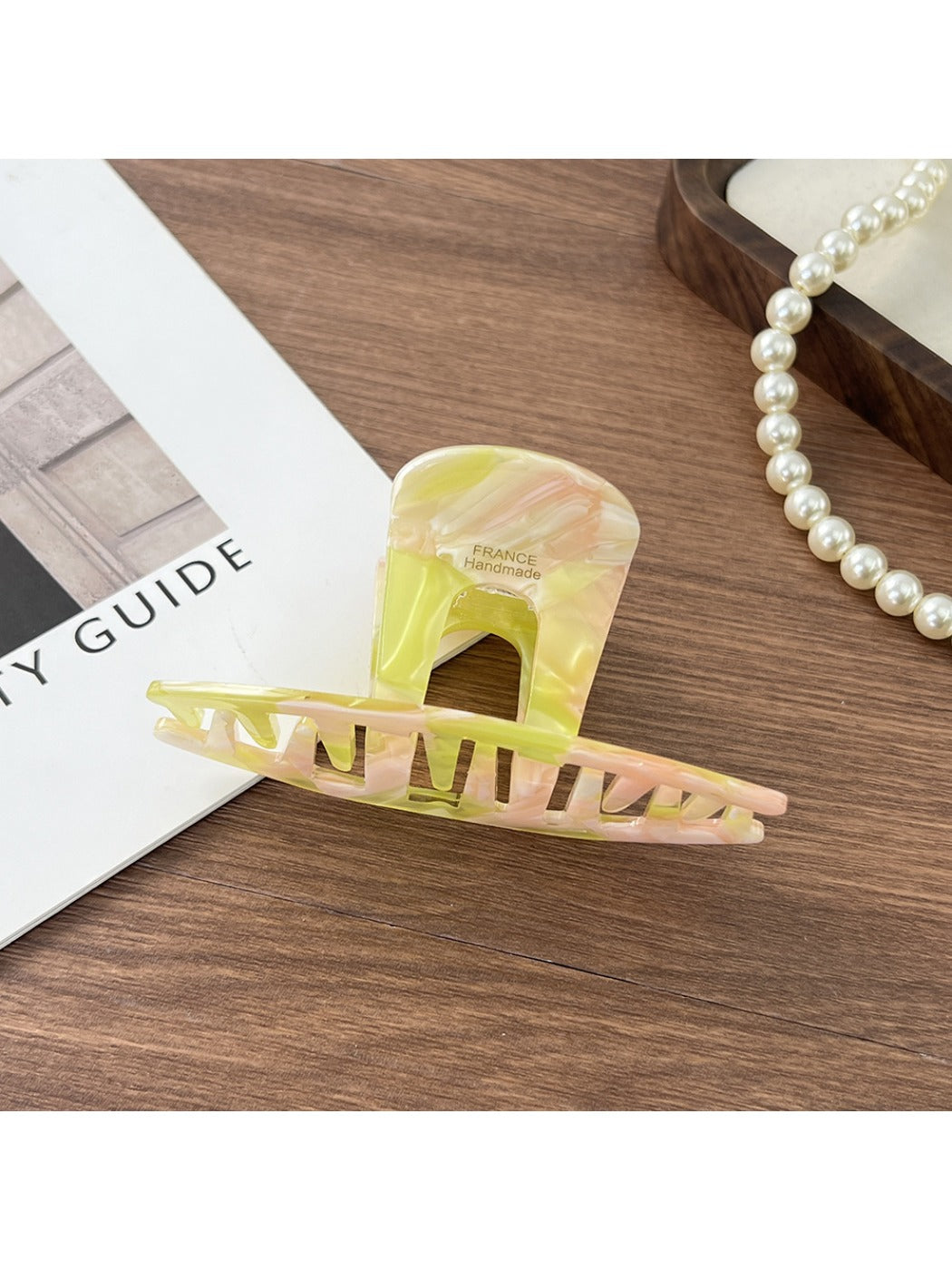 Beau - Retro Chunky Flat Bar Claw Clip