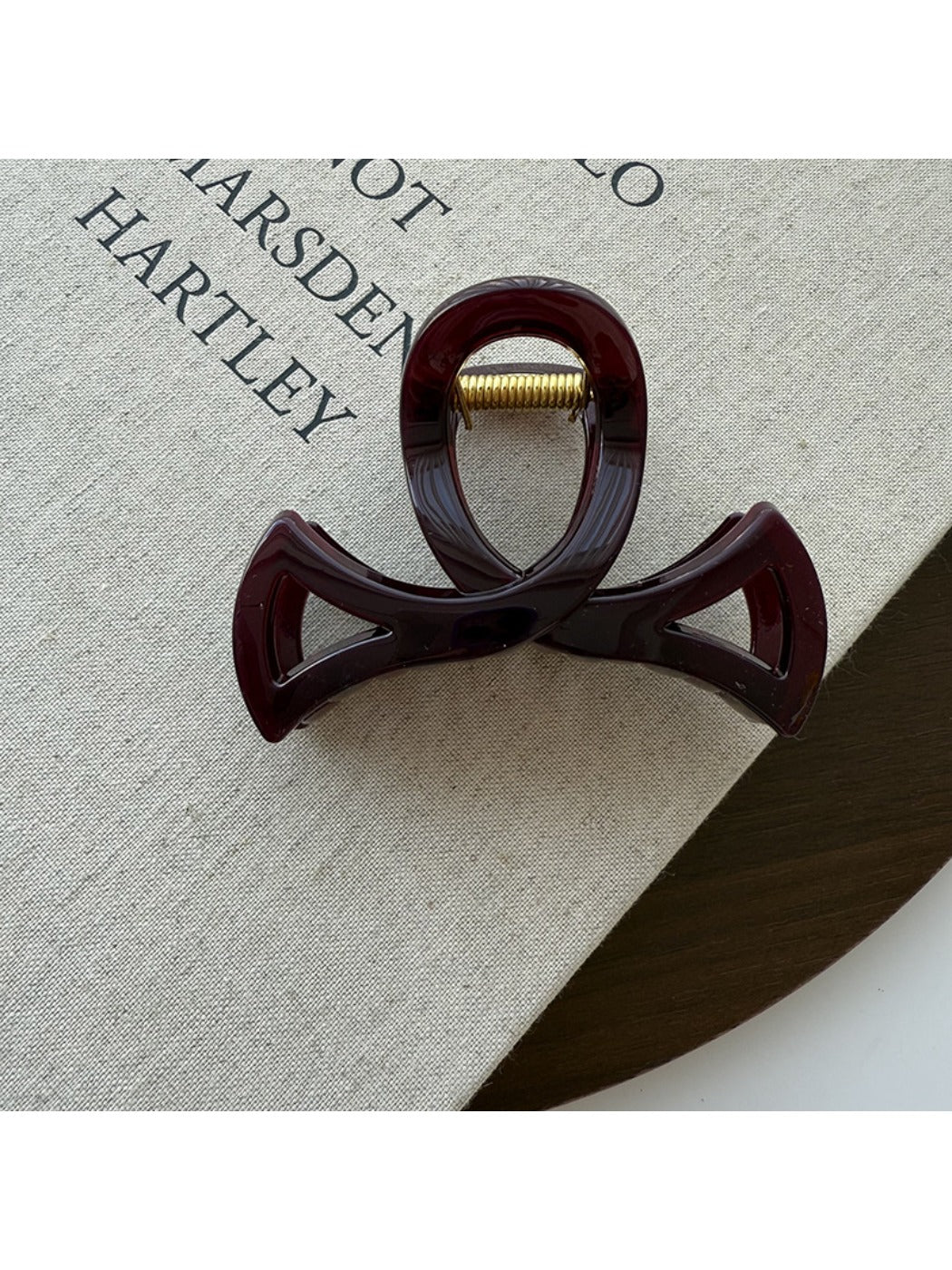 Beau - Minimalist Fork Shaped Hair Claw Clip