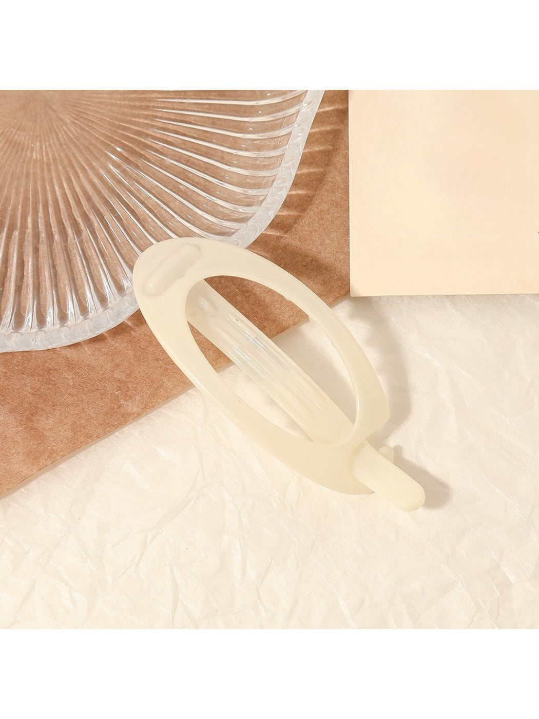 Beau - Delicate Oval Shaped Hair Clip