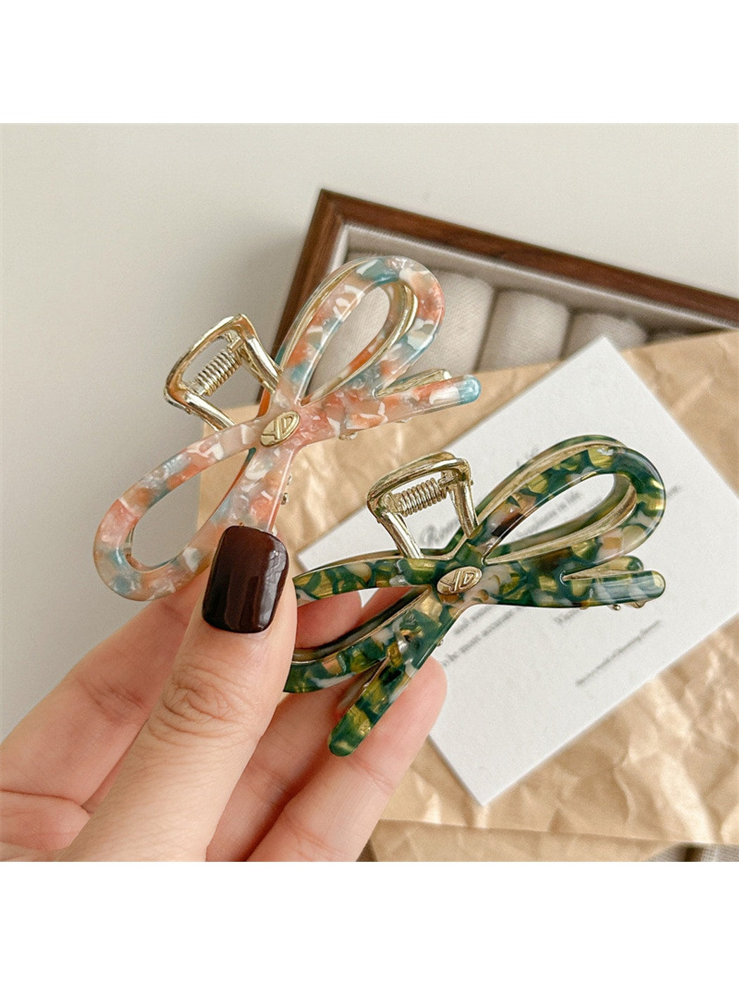Beau - Minimalist Acetate Bow Design Claw Clip
