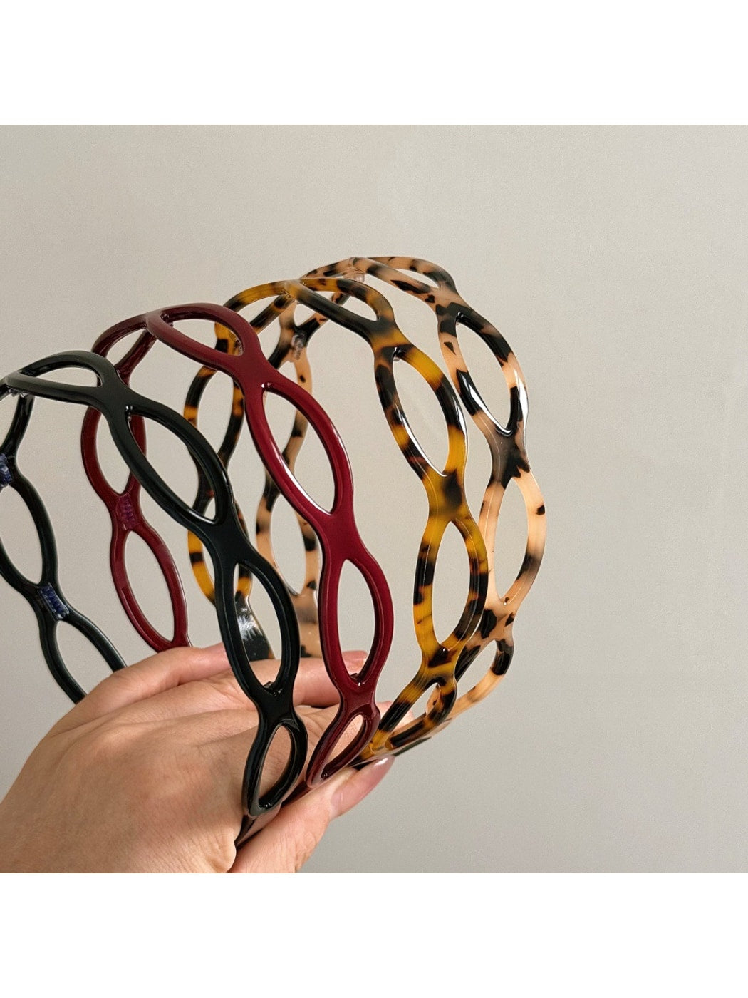 Gifty - Glossy Acetate Open Cutwork Toothed Headband