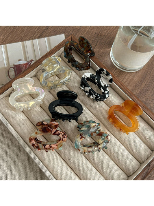 Beau - Retro Acetate Fiber Oval Claw Hair Clip