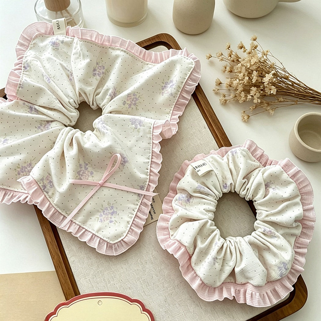 Gifty - Sweet Floral Bow Detail Scrunchie