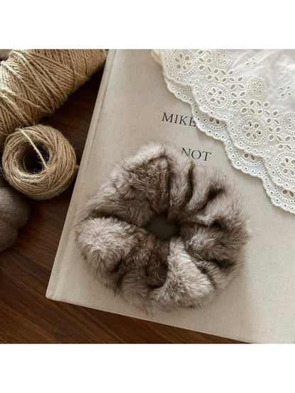 Gifty - Fuzzy Scrunchies Hair Ties