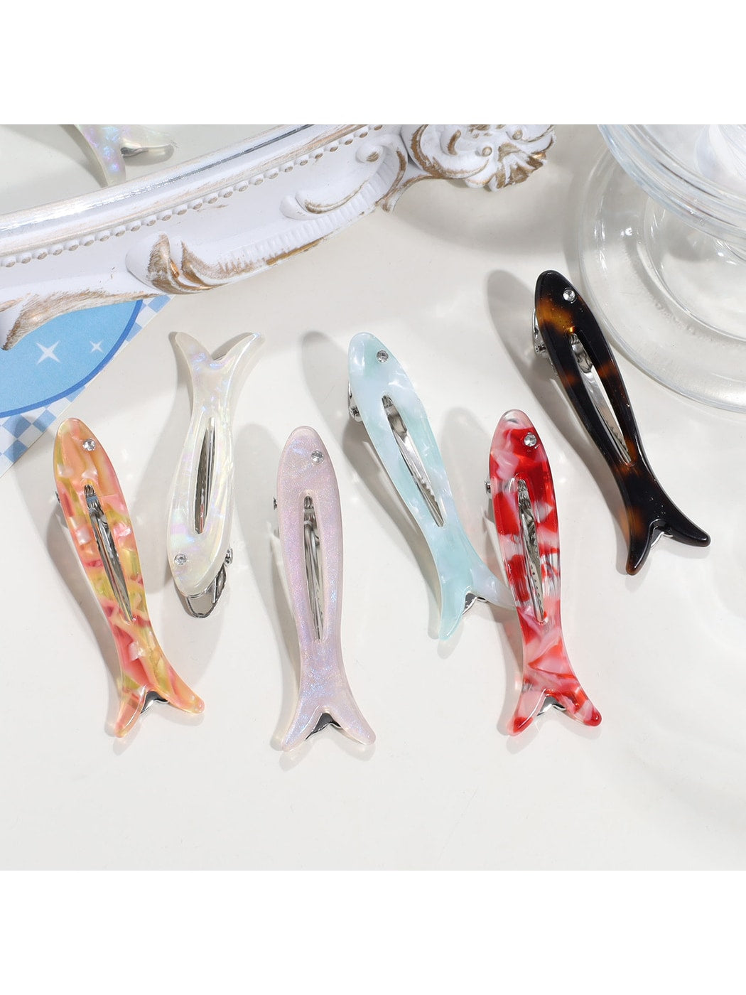 Beau - Acrylic Alloy Fish Shape Bangs Hair Clip