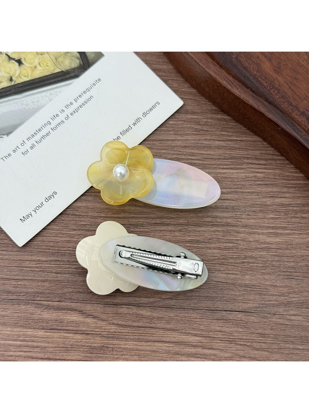 Beau - Minimalist Floral Small Hair Clip