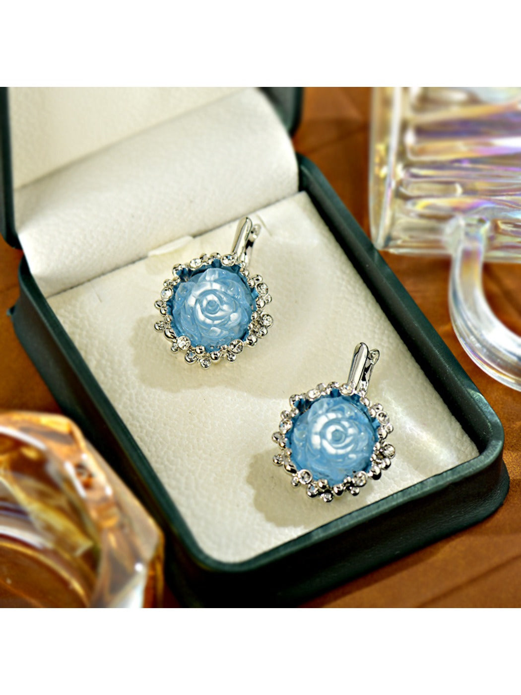 Earedge - Elegant Rose Shaped Earrings