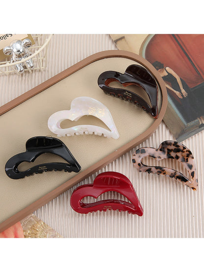 Beau - Open Heart Pattern Hair Claw Clip