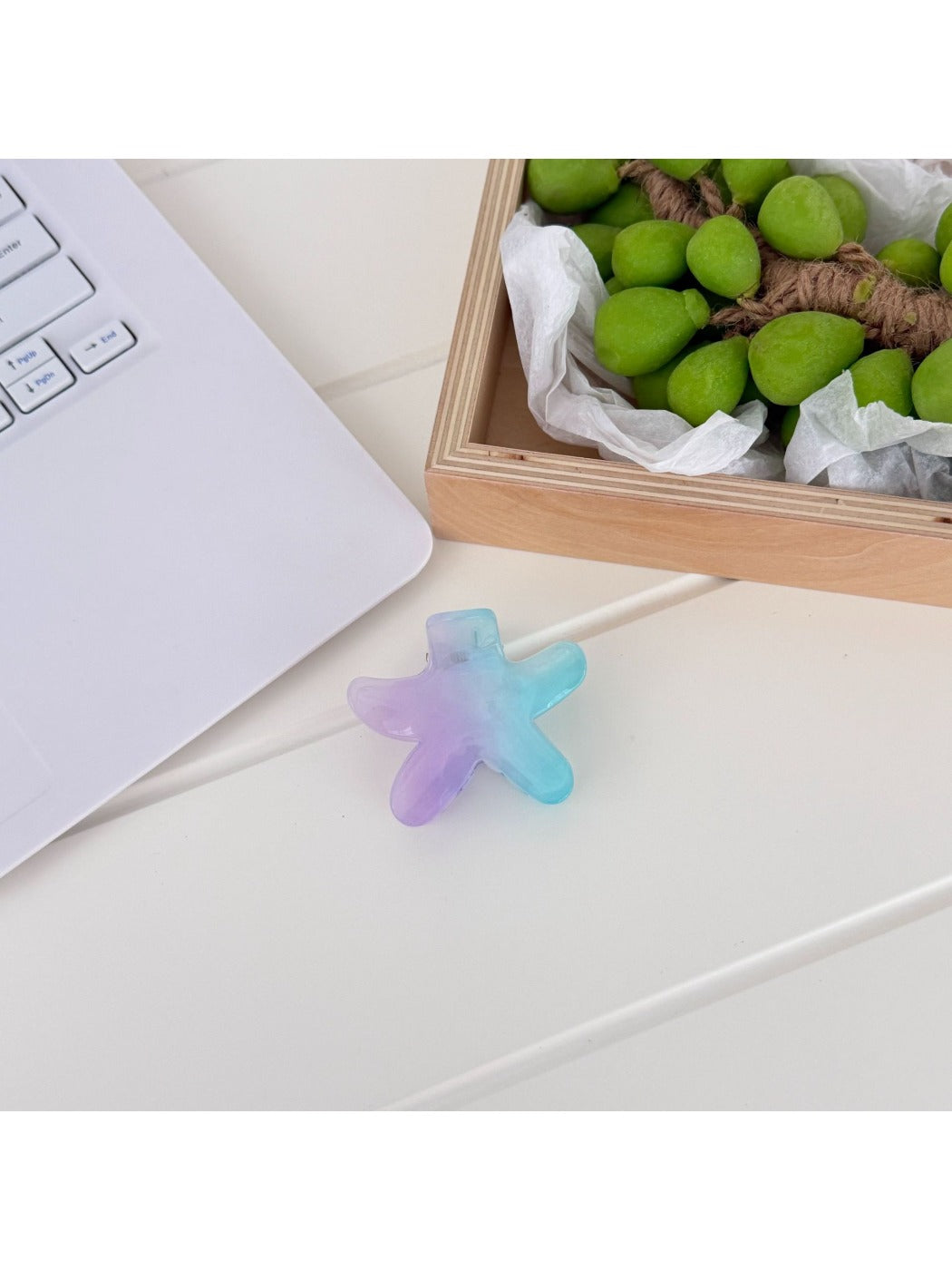 Beau - Sweet Starfish Gradient Gloss Claw Clip