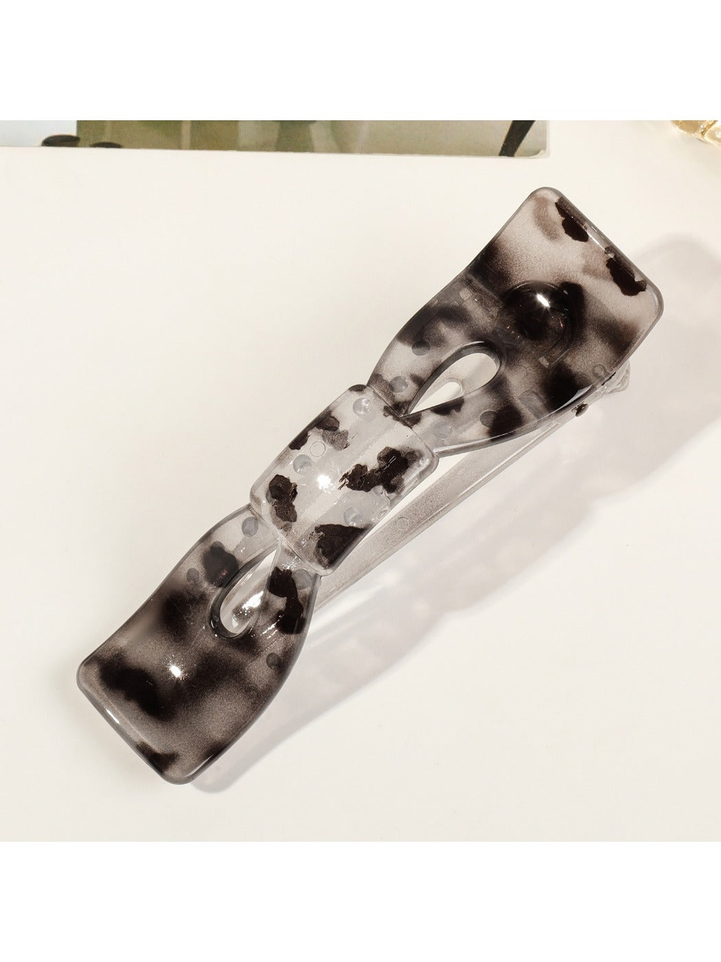 Beau - Vintage Bow Shaped Hair Clip