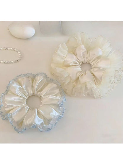 Gifty - Lace Trimmed Mesh Scrunchie