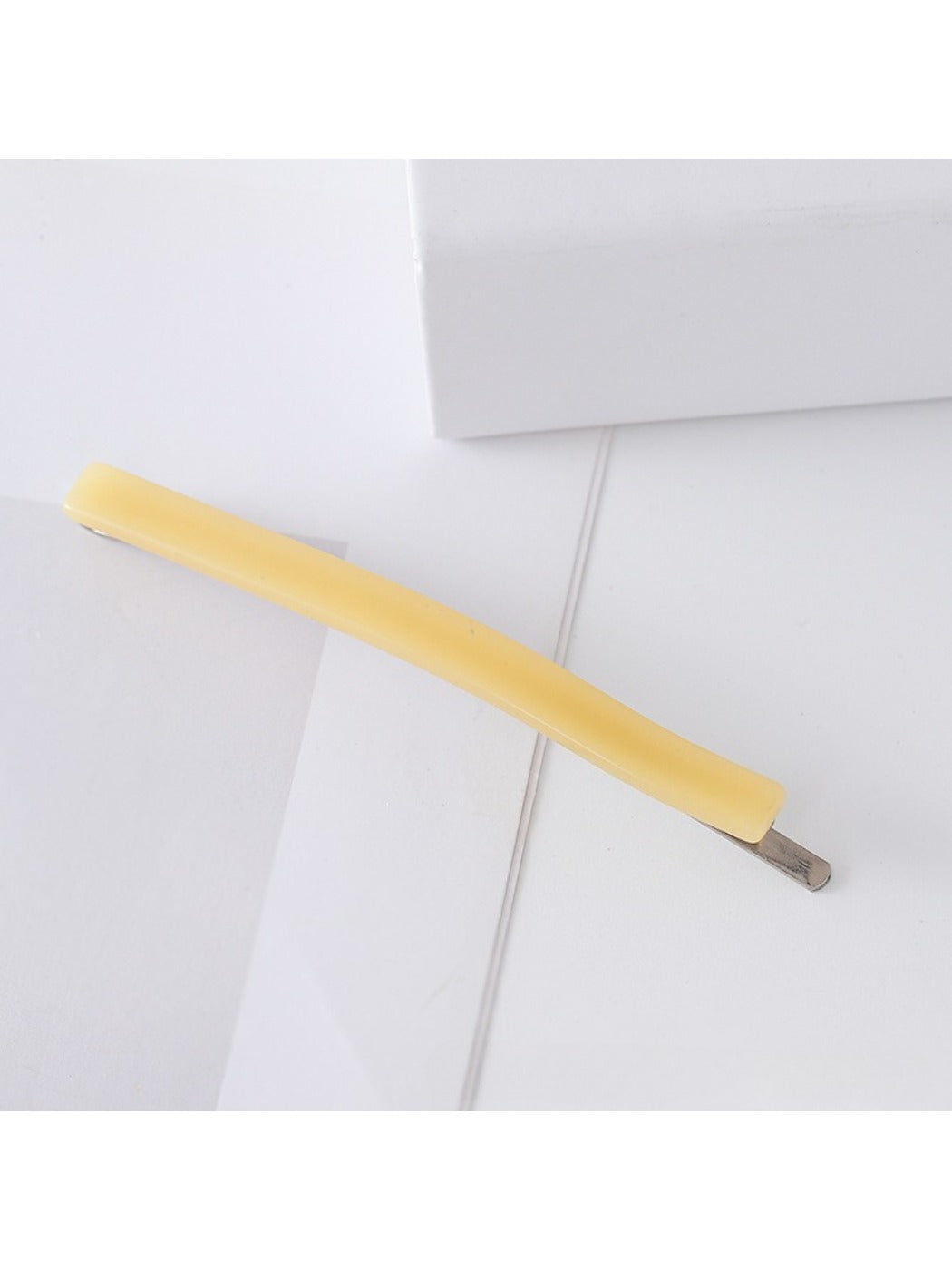 Beau - Chic Minimalist Square Hair Clip