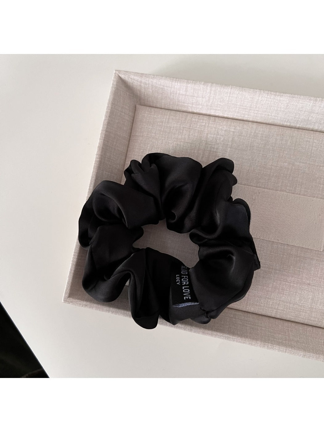 Gifty - Luxury Satin Scrunchie Hair Ties
