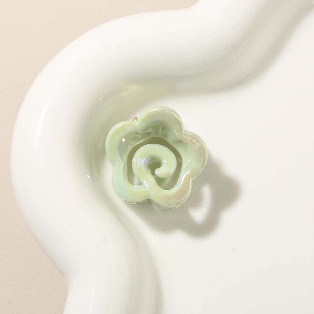 Beau - Sweet Floral Petal Shape Claw Hair Clip