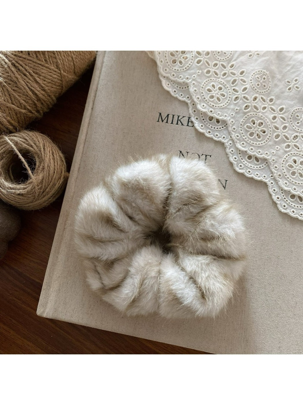 Gifty - Fuzzy Scrunchies Hair Ties