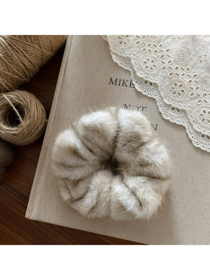 Gifty - Fuzzy Scrunchies Hair Ties
