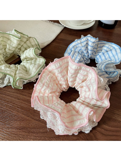 Gifty - Gingham Lace Trim Scrunchie