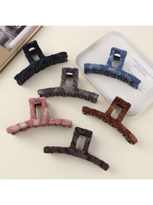 Beau - Delicate Geometric Hair Styling Claw Clip