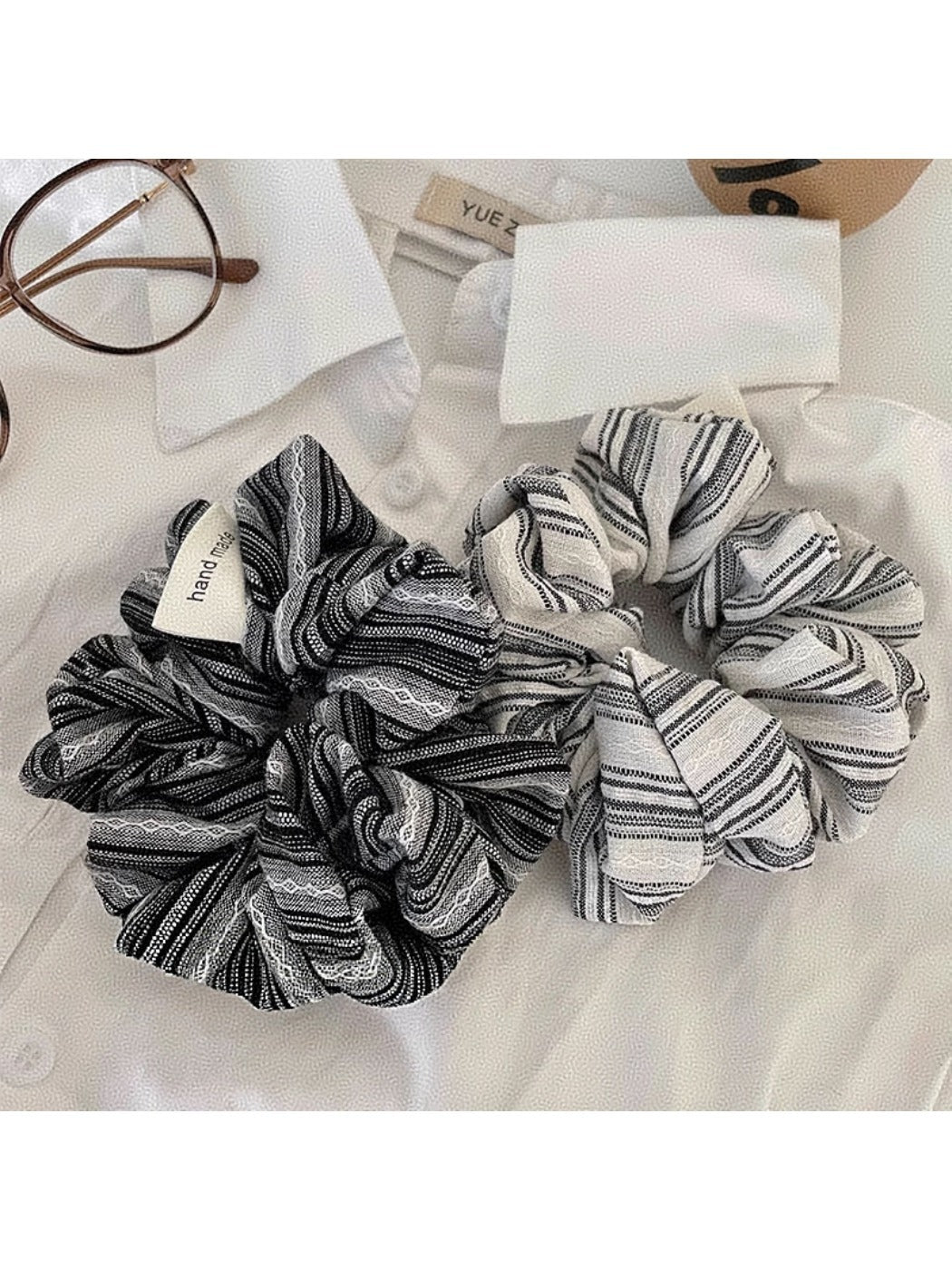 Gifty - Vintage Striped Hair Tie