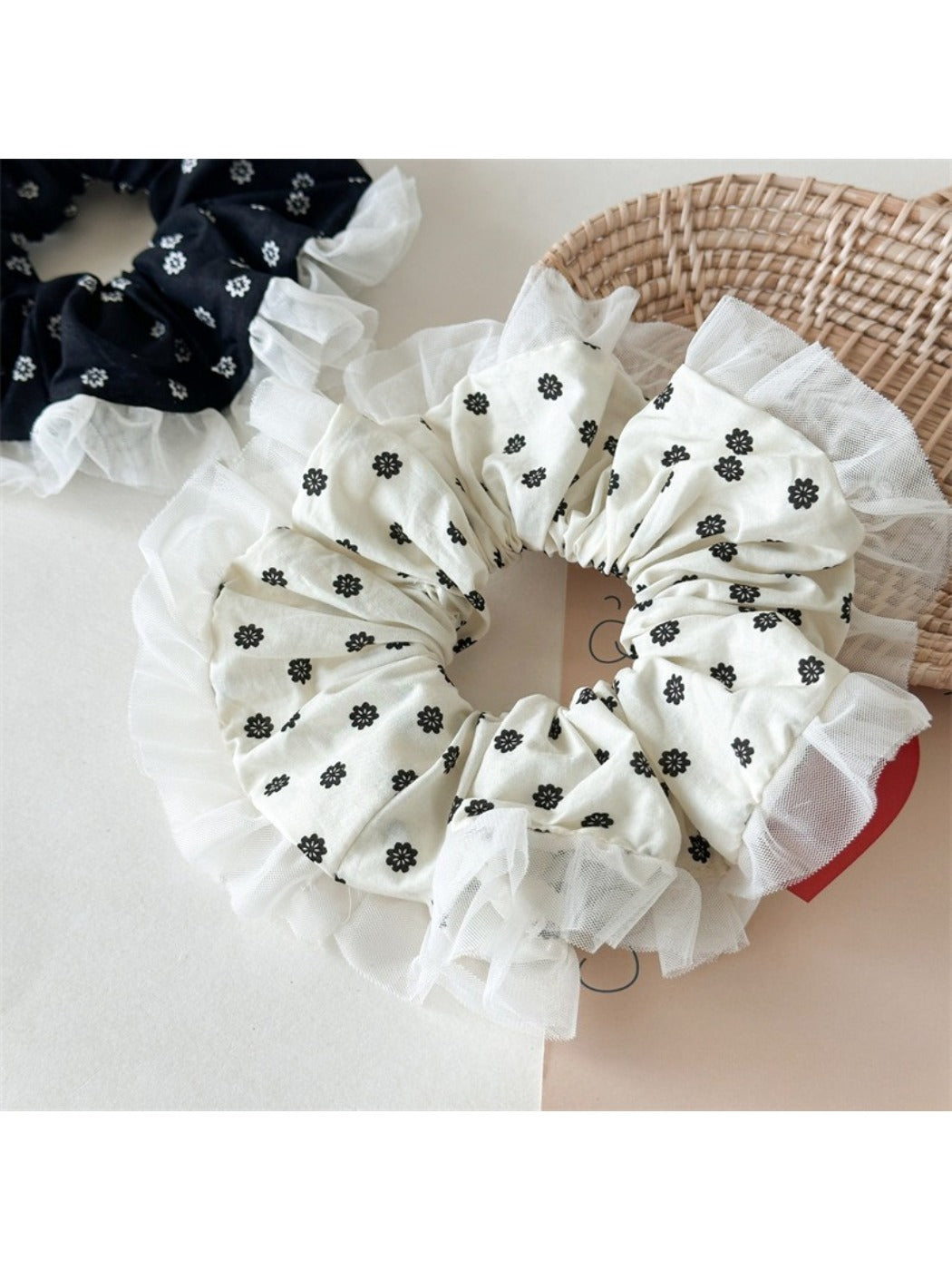 Gifty - Floral Lace Bow Hair Ties
