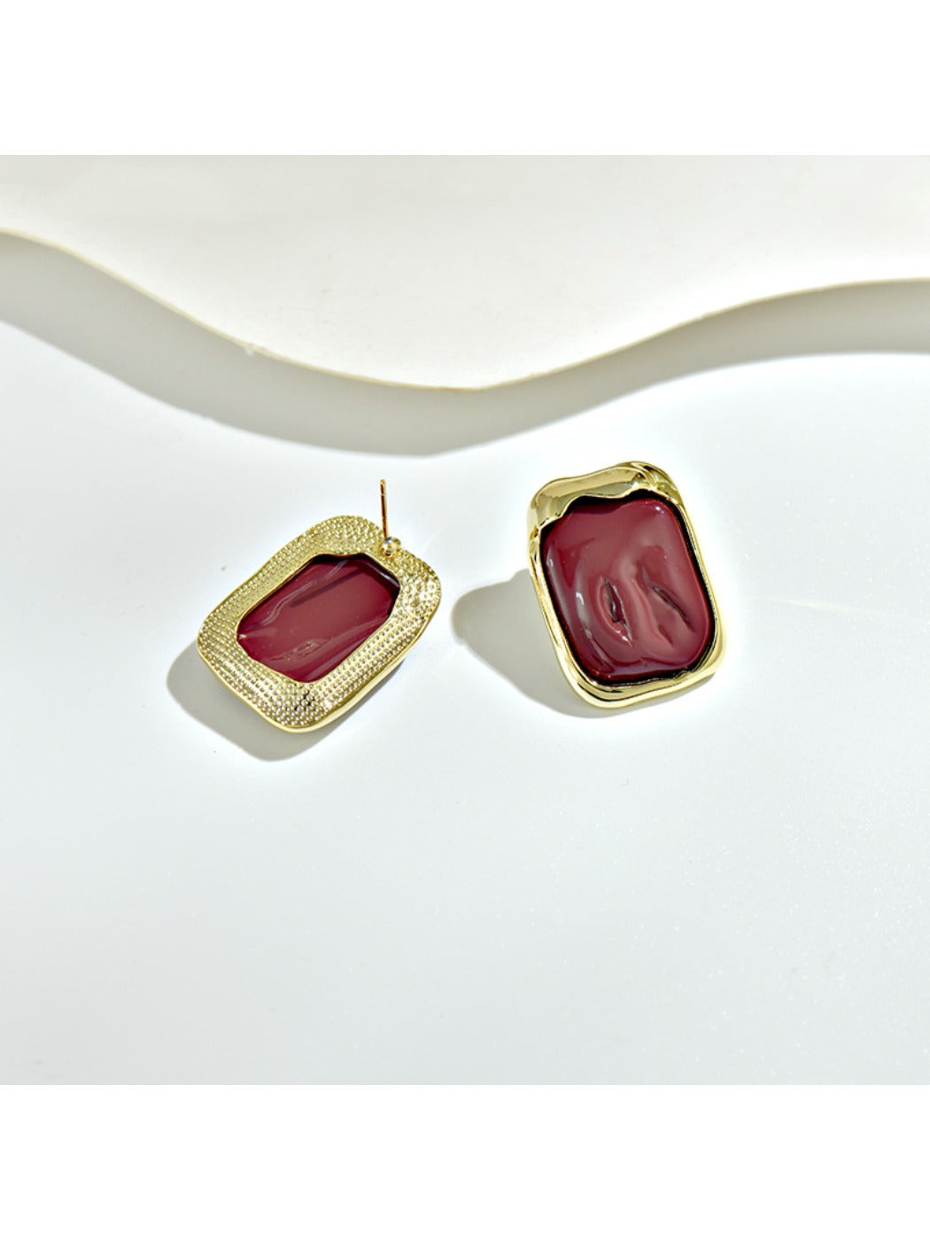 Earedge - Minimalist Geometric Square Earrings