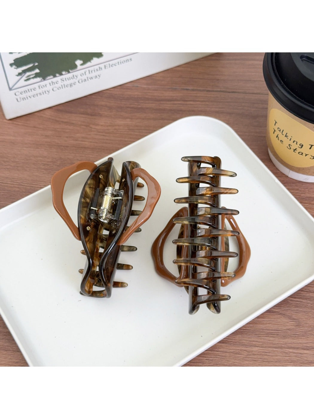 Beau - Vintage Fan Shaped Hair Claw Clip