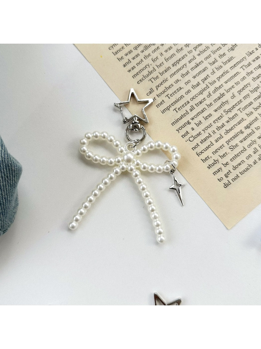 Keypus - Beaded Bow Star Detail Decorative Keychain
