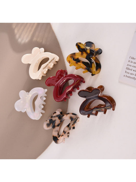 Beau - Adorable Openwork Bunny Ear Claw Clip