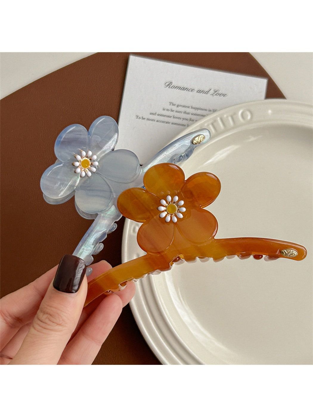 Beau - Flower Shaped Acetate Hair Claw Clip