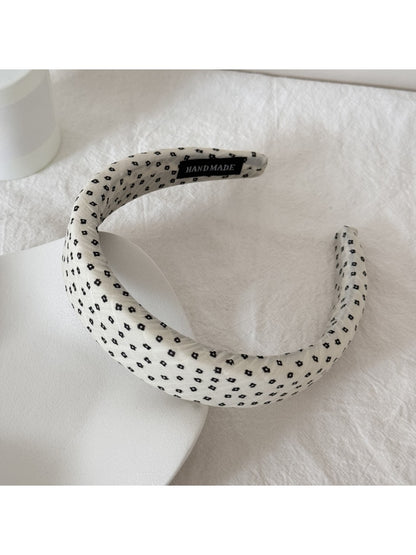 Gifty - Ruffled Polka Dot Fabric Scrunchie Hair Tie