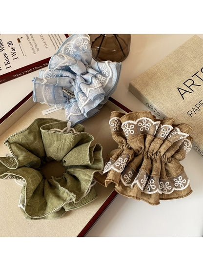 Gifty - Soft Spring Ruffle Hair Ring