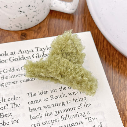 Beau - Fresh Fuzzy Triangle Claw Clip