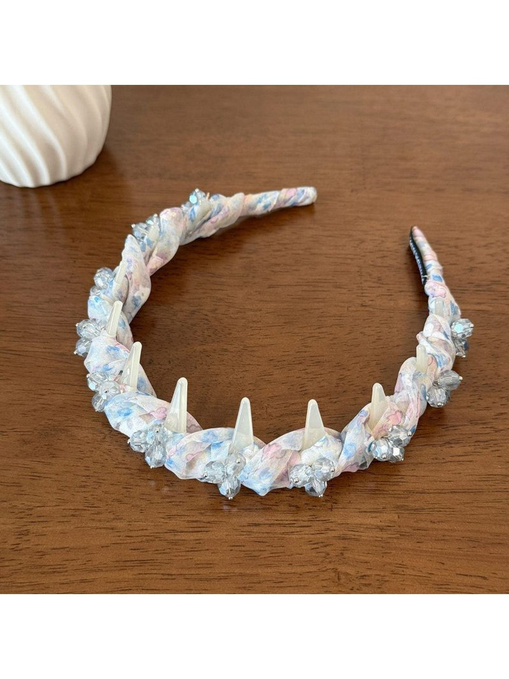 Gifty - Mesh Rhinestone Wave Tooth Detail Headband