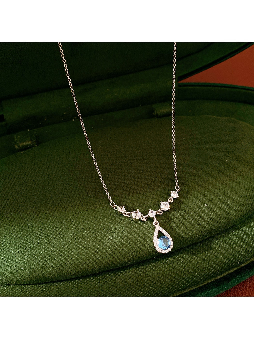 Nozari - Alloy Drop Pendant Clavicle Chain Necklace