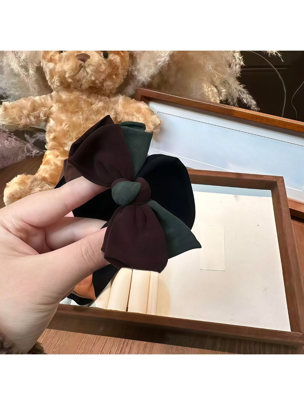 Gifty - Two Tone Bow Scrunchie