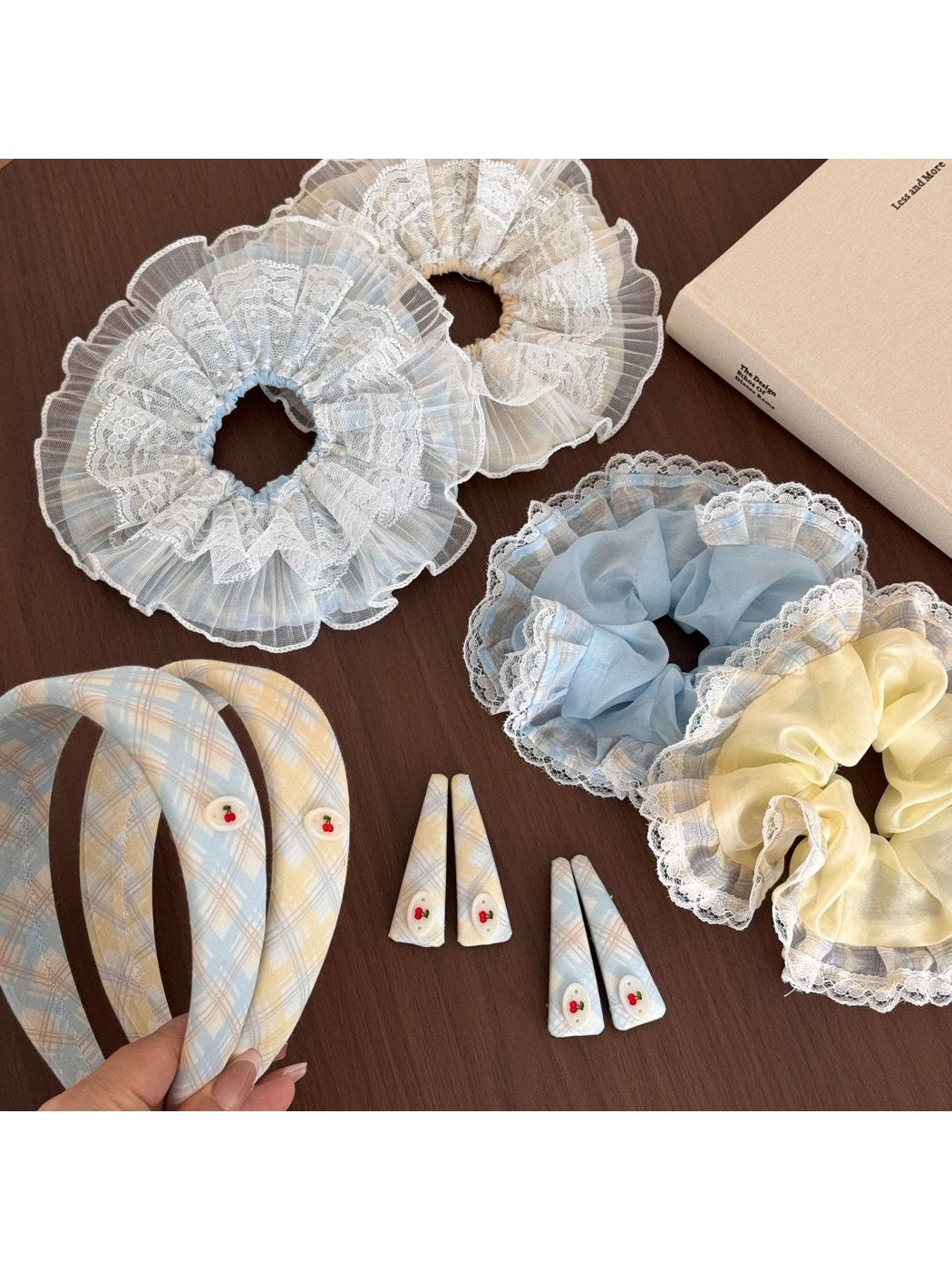 Gifty - Plaid Lace Trim Pleated Fabric Scrunchie