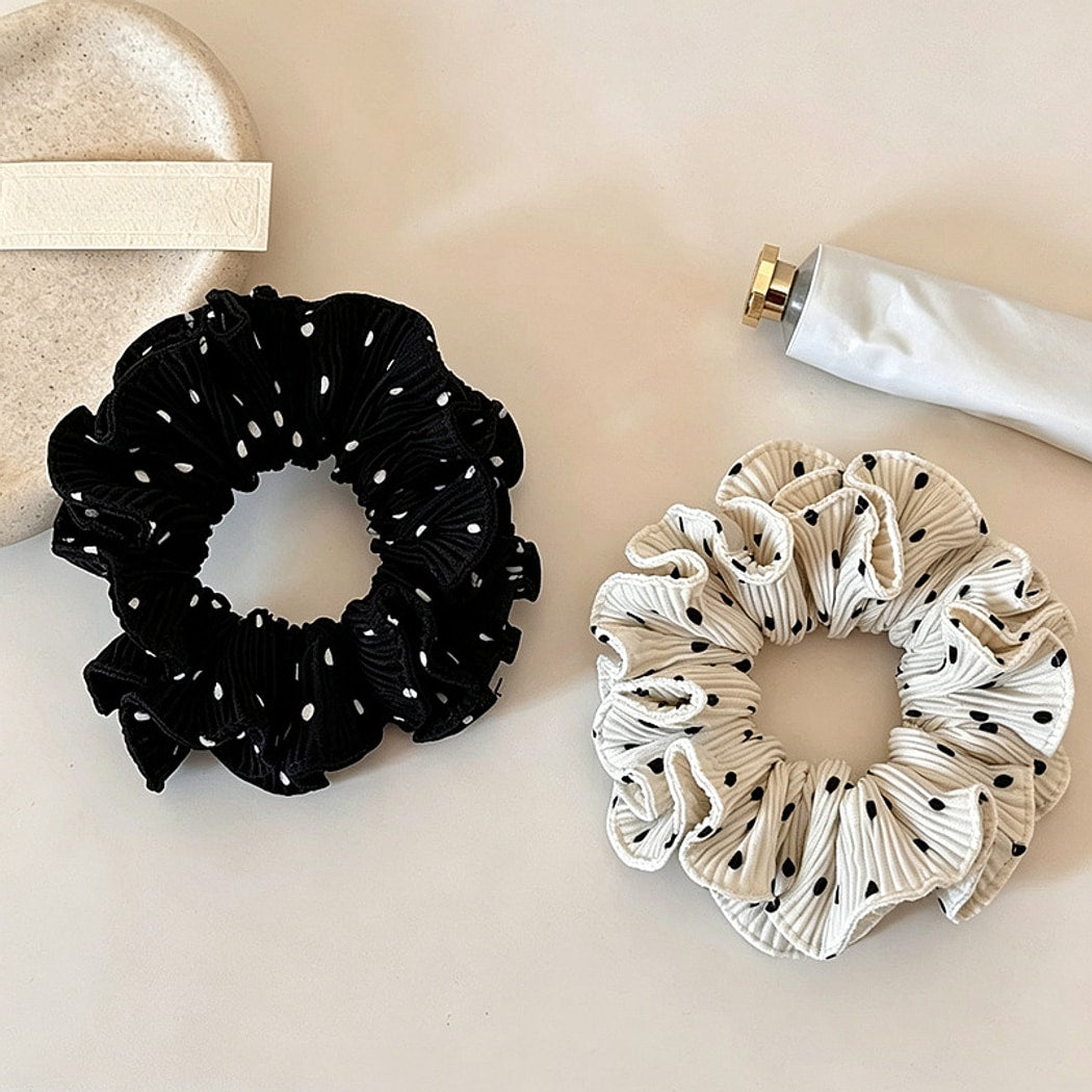 Gifty - Simple Pleated Polka Dot Scrunchie