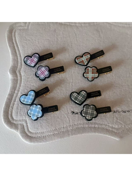 Beau - A Flower Shaped Heart Plaid Hair Clip