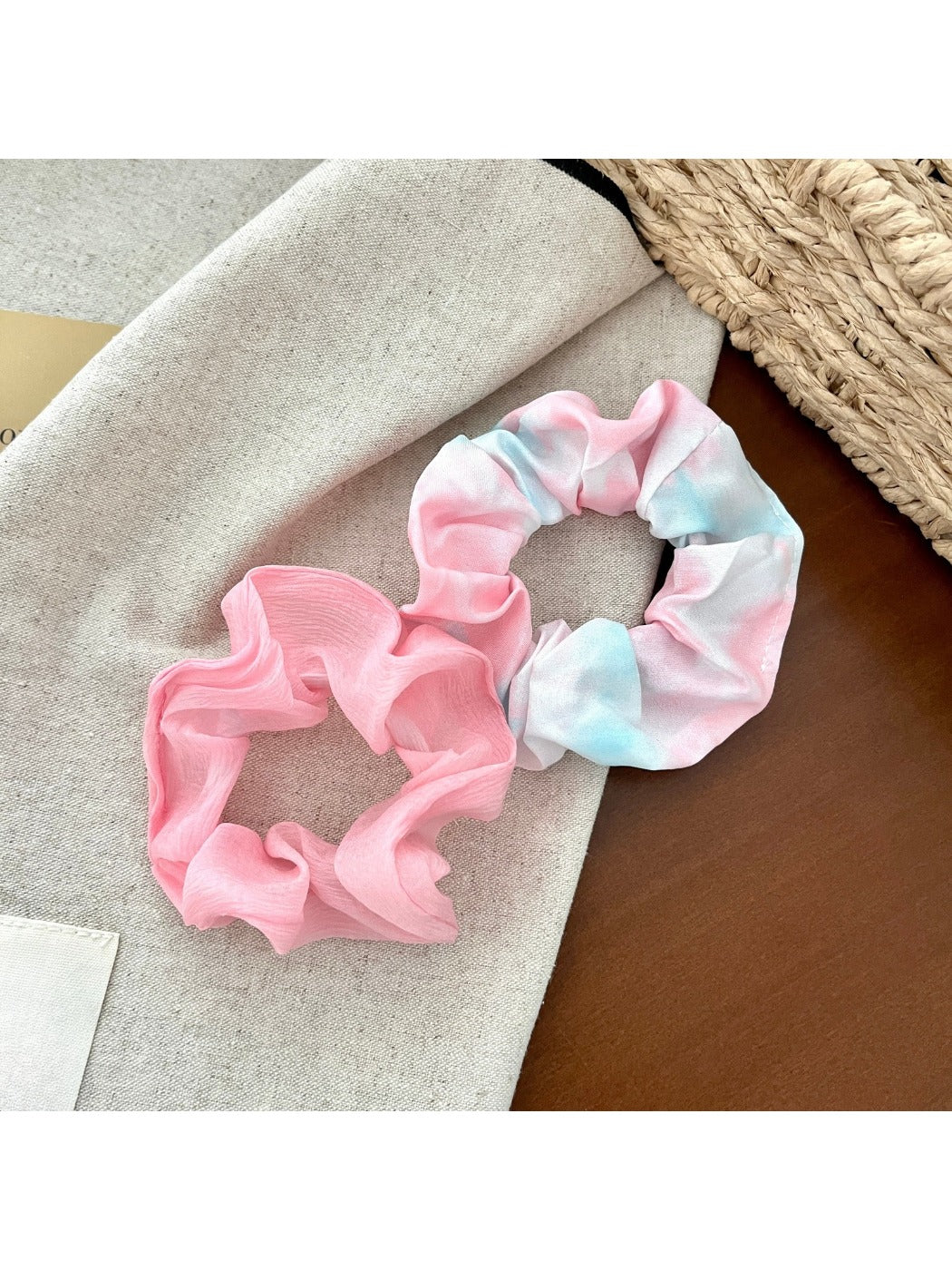 Gifty - Elegant Scrunchie Hair Tie Simple Versatile Fabric