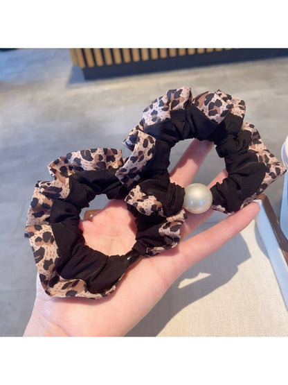 Gifty - Leopard Print Color-Block Scrunchie