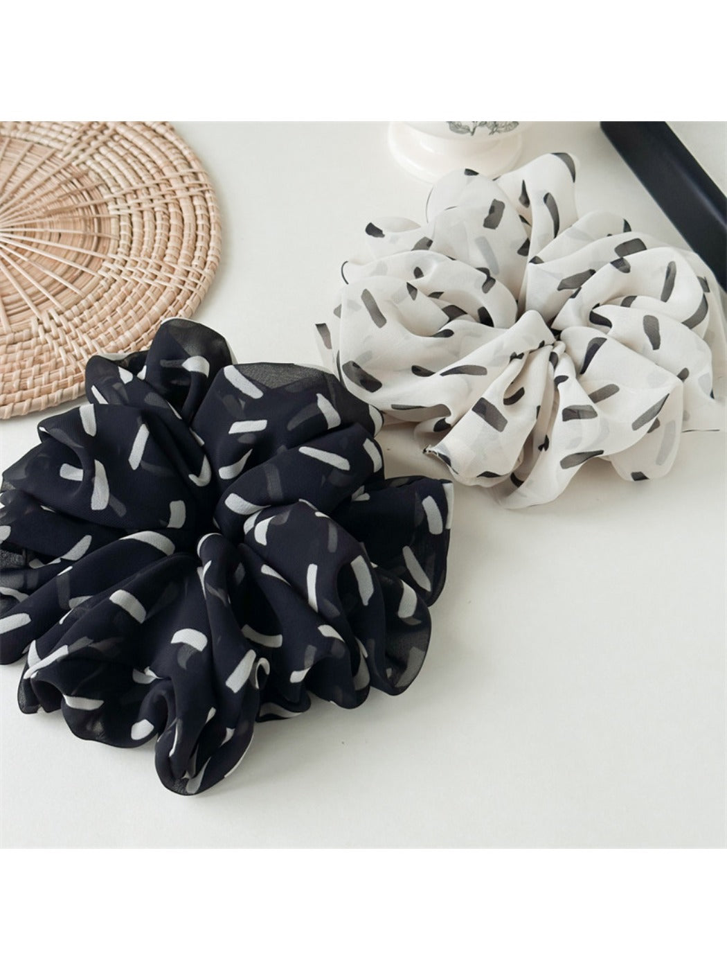 Gifty - Cloth Striped Hair Circle