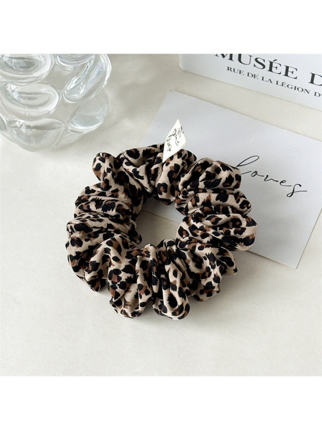 Gifty - Luxury Leopard Print Scrunchie