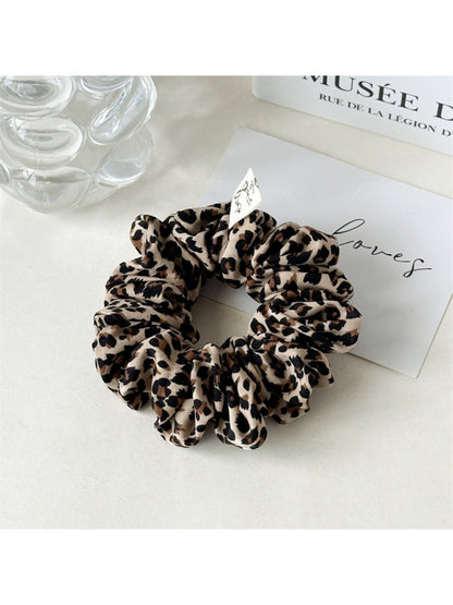 Gifty - Luxury Leopard Print Scrunchie