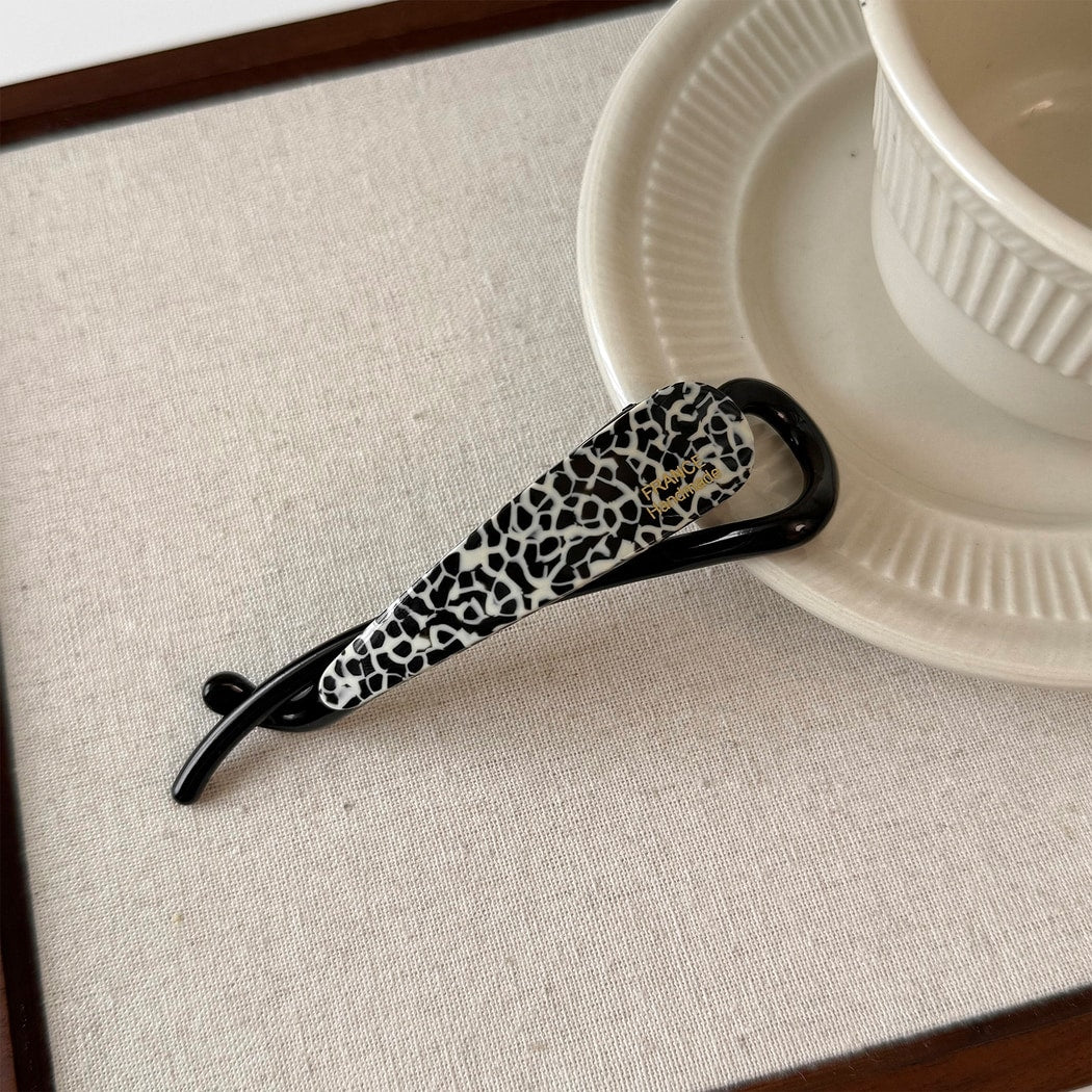 Beau - Acetate Geometric Marble Twist Hair Clip
