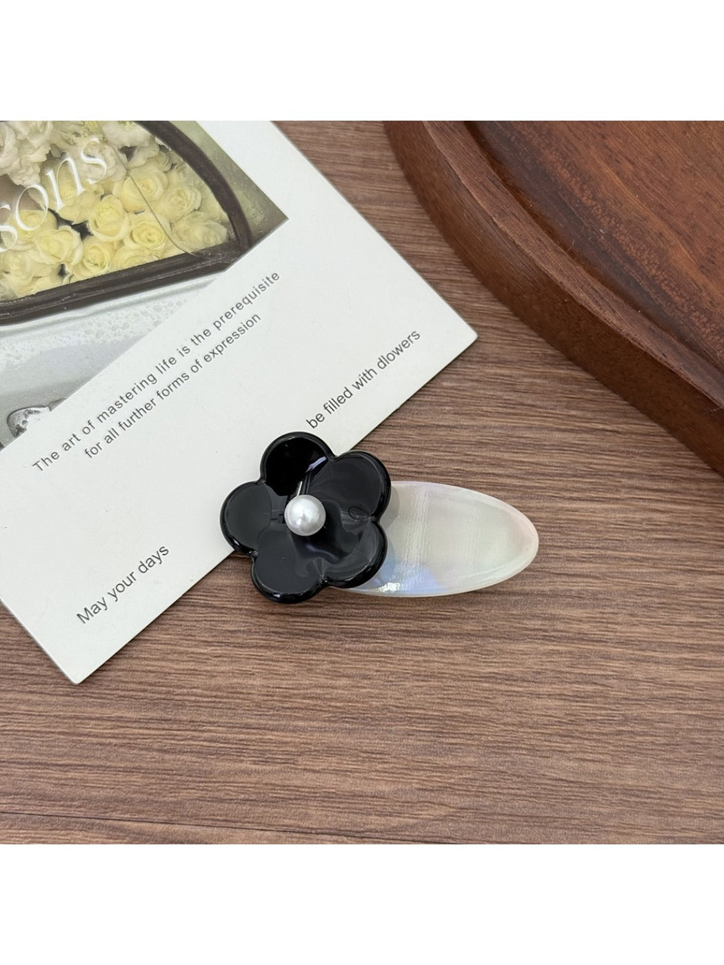 Beau - Minimalist Floral Small Hair Clip