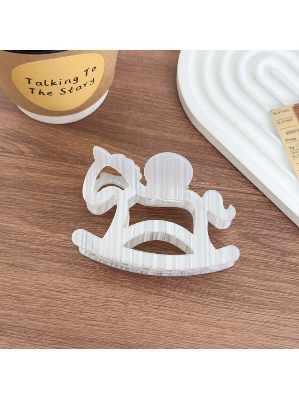 Beau - Vintage Pony Shaped Claw Clip