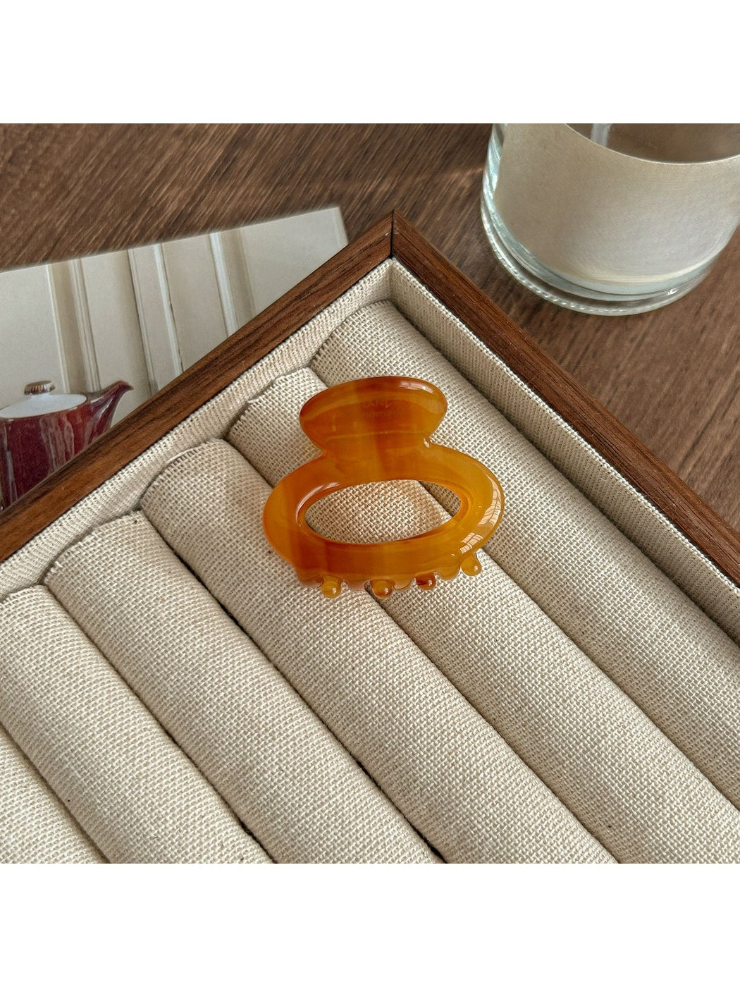 Beau - Retro Acetate Fiber Oval Claw Hair Clip