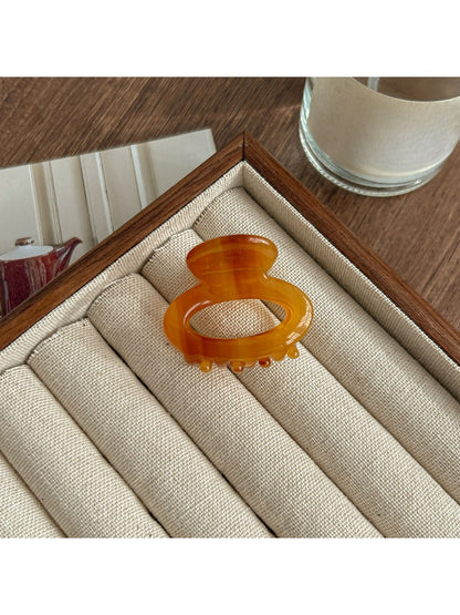 Beau - Retro Acetate Fiber Oval Claw Hair Clip